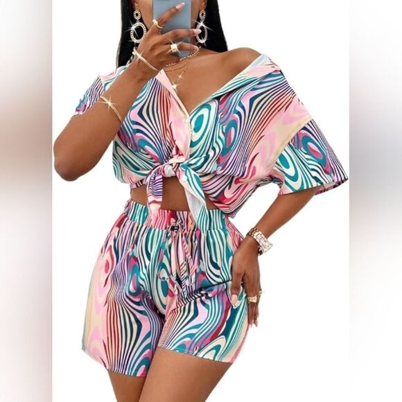 Colorful two piece short set sz Xlarge - Picture 2 of 5